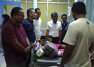 Bupati Aceh Utara Cek Mad Kunjungi Balita Sakit di RSUDZA